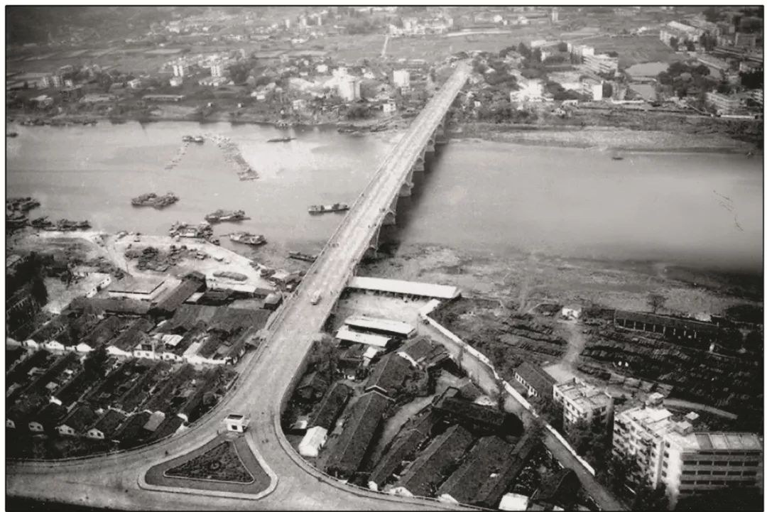 1991年，一桥横跨