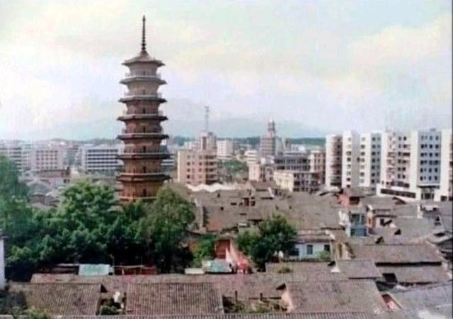 南雄城区与三影塔