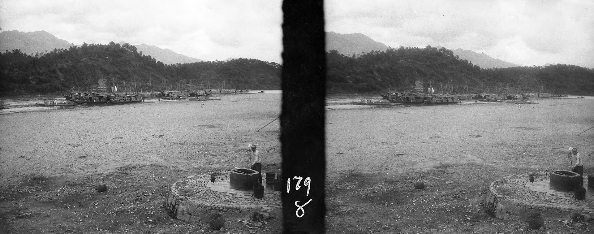 河岸船只与井台（馆藏题名译）