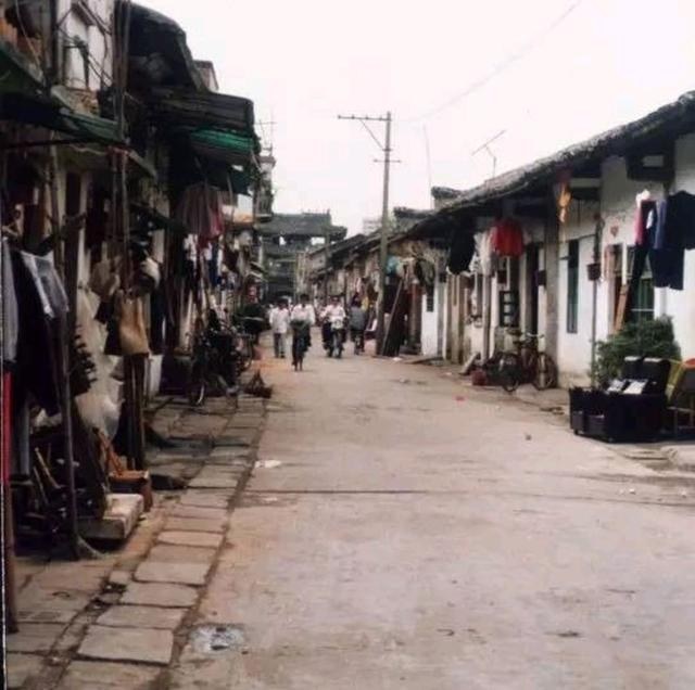 南雄中山街