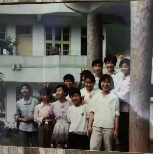 韶关五中校园多人合影