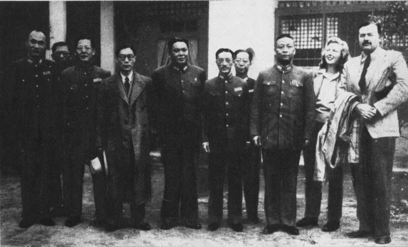 军政要员合影（较早报刊称韶关）